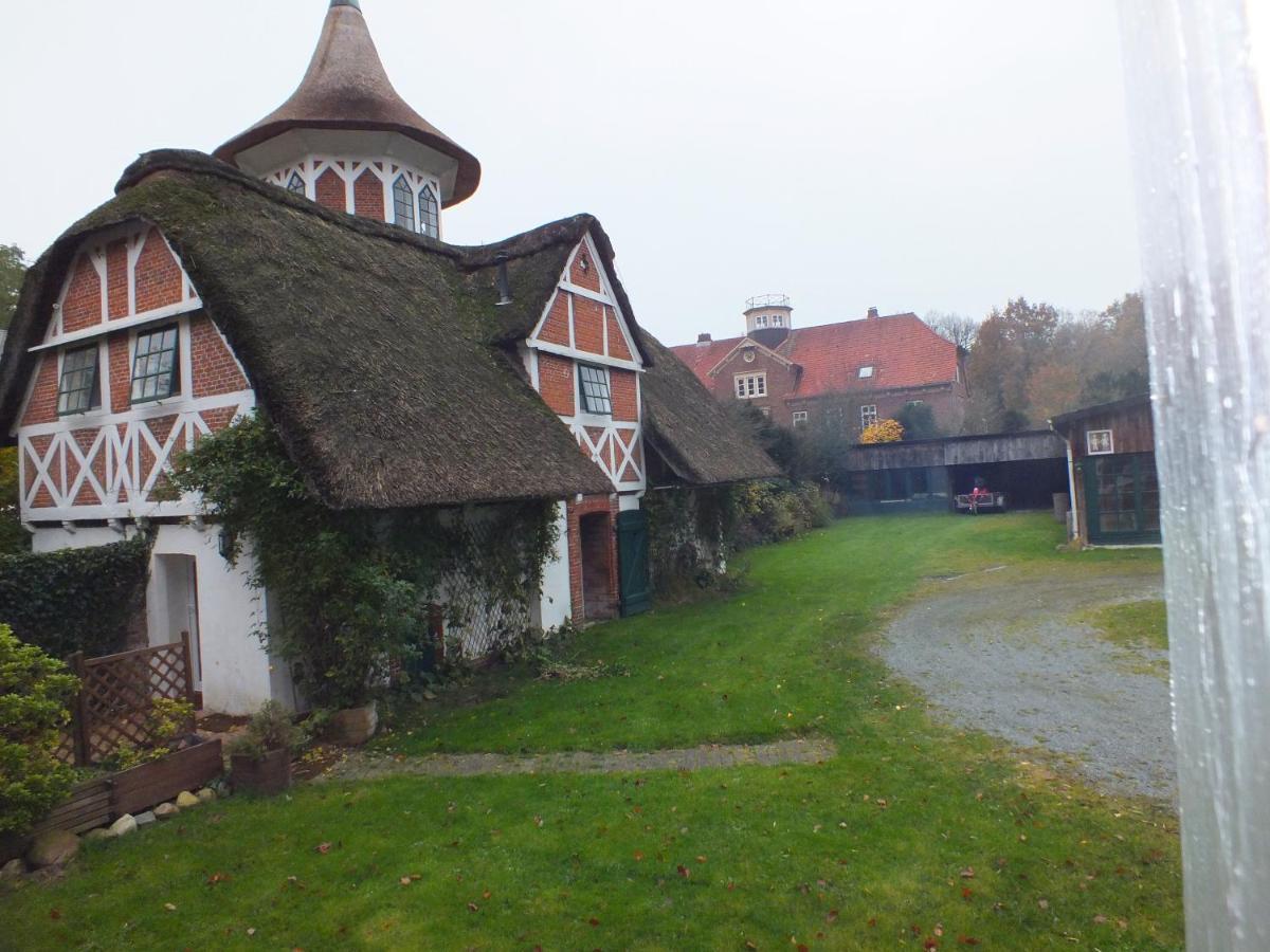 Hotel Taubenhof - Gut Cadenberge Exterior foto